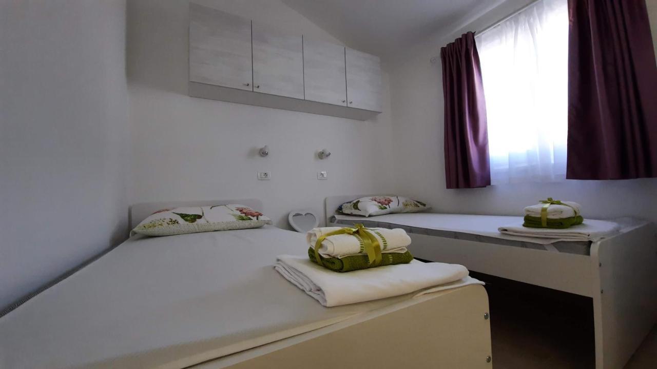 Holiday House Vela Vrta Sveti Ivan Dobrinjski Buitenkant foto