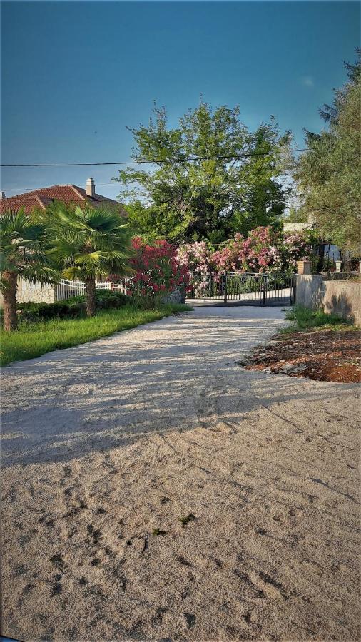 Holiday House Vela Vrta Sveti Ivan Dobrinjski Buitenkant foto