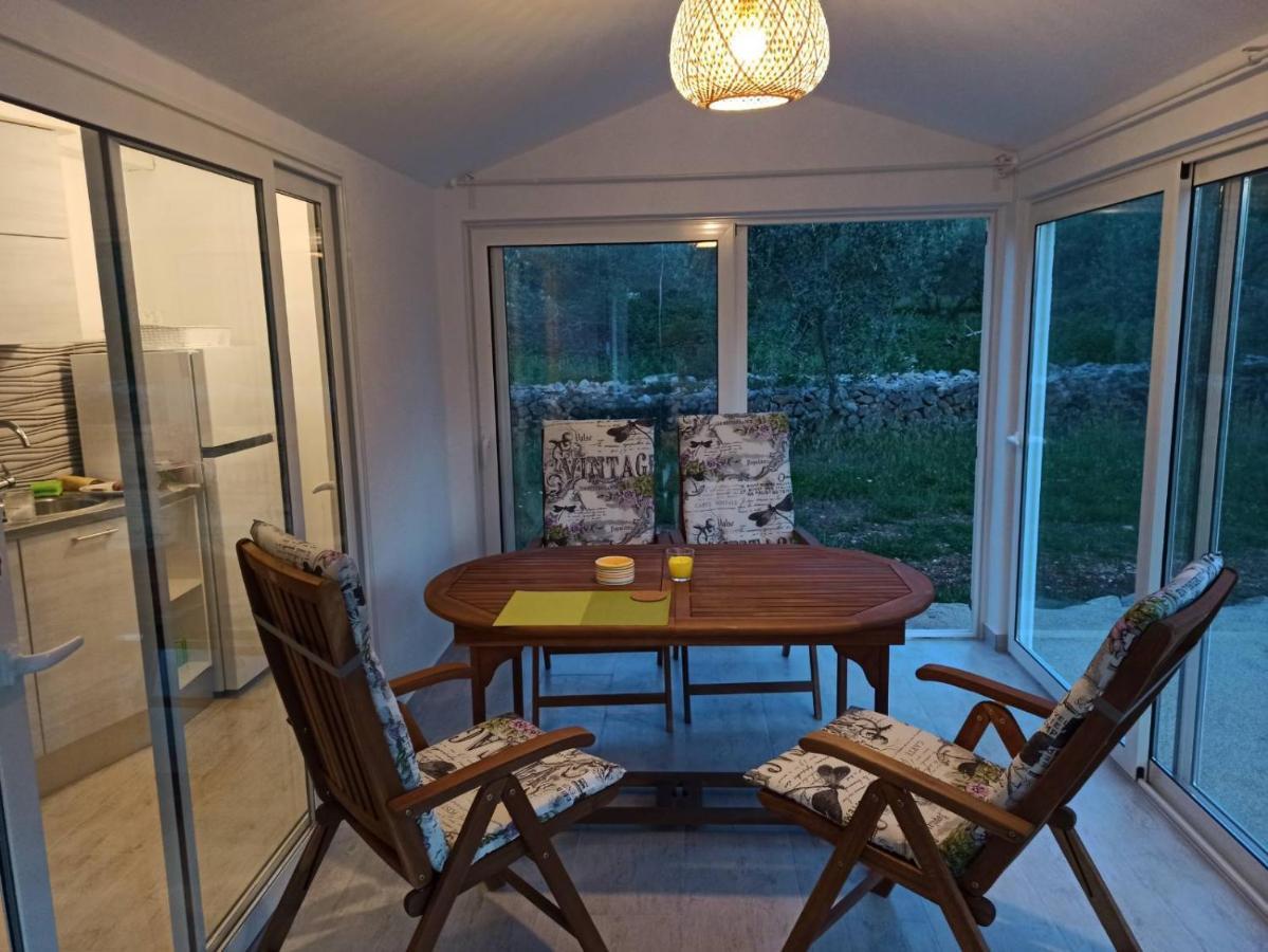 Holiday House Vela Vrta Sveti Ivan Dobrinjski Buitenkant foto
